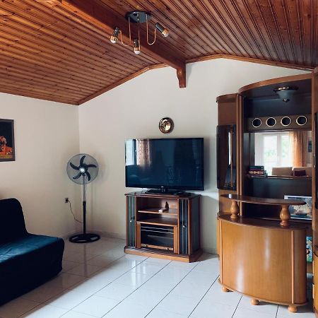 Nadia'S Beach House 페프카리 외부 사진
