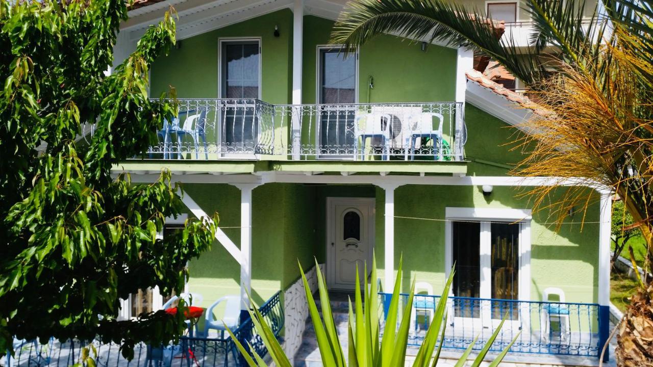 Nadia'S Beach House 페프카리 외부 사진