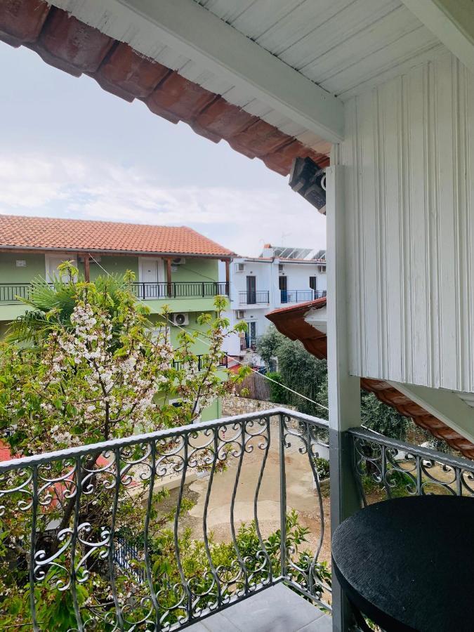 Nadia'S Beach House 페프카리 외부 사진