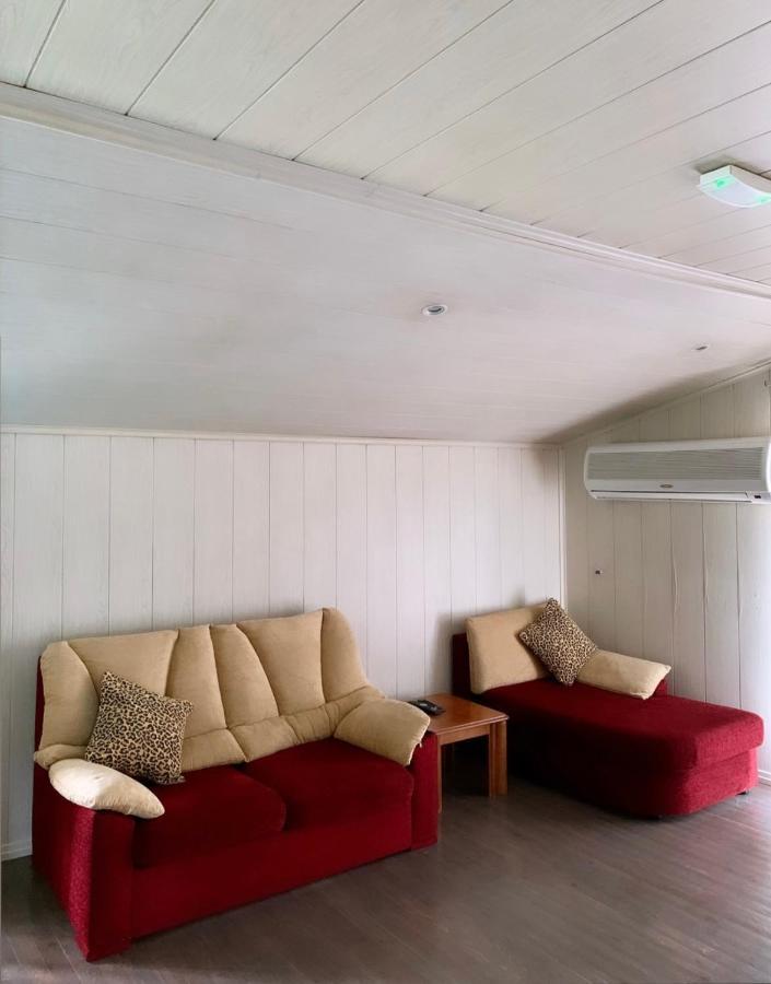 Nadia'S Beach House 페프카리 외부 사진
